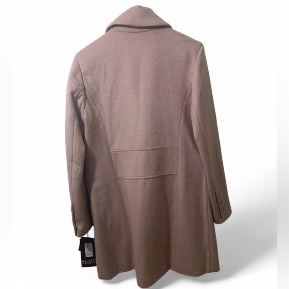 Badgley Mischka Women's light pink coat- Read description - Picture 3 of 7
